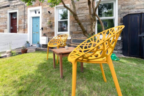 Cozy with Character Cochrane Cottage at Leith Links Park